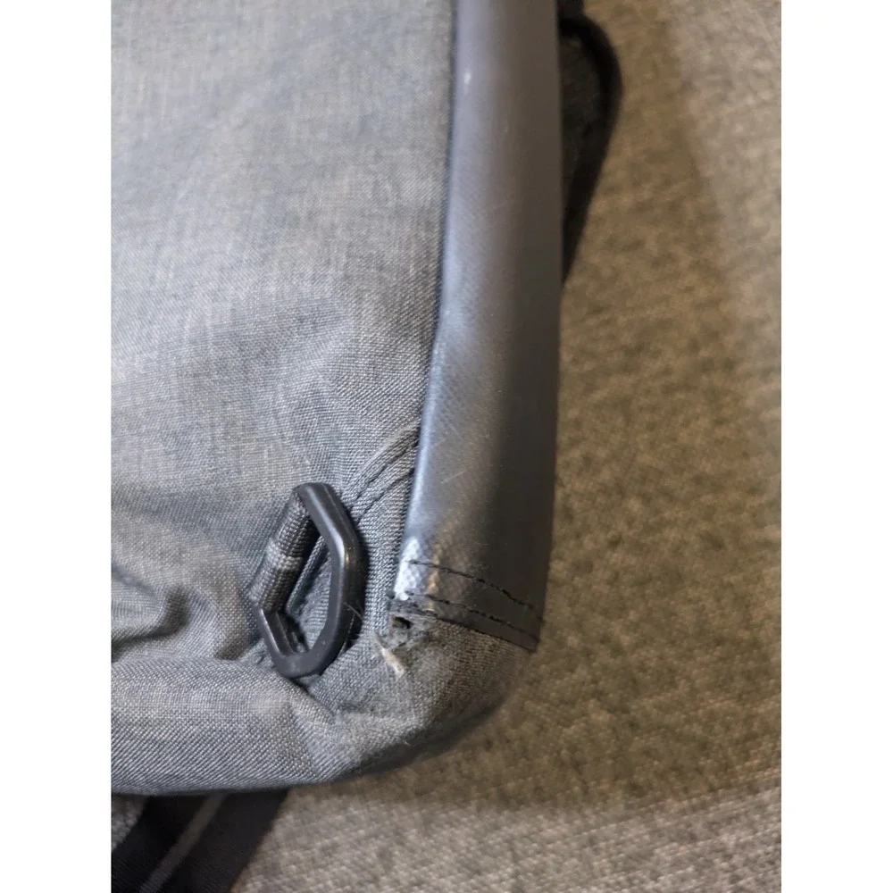 Solo New York Laptop Hybrid Backpack /Convertible Briefcase Gray Messenger Bag